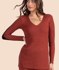 ZOEY V-NECK PULLOVER